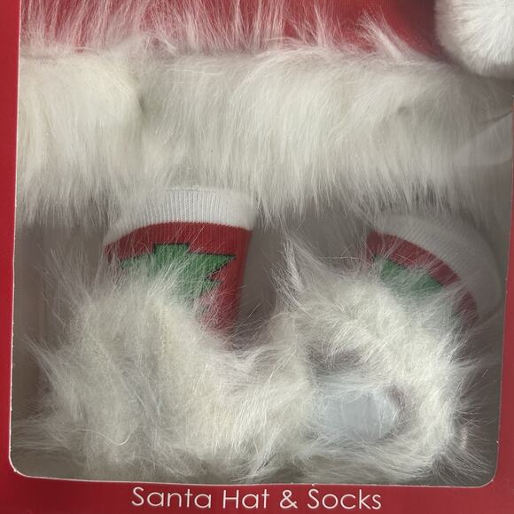 Nursery Rhymes Newborn Santa Hat Socks Set 0-6 Months 0-16 Lbs Christmas Tree - Picture 7 of 9